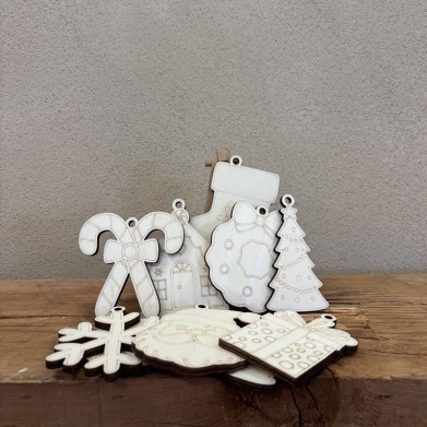10 WOODEN CREATIONS TO...